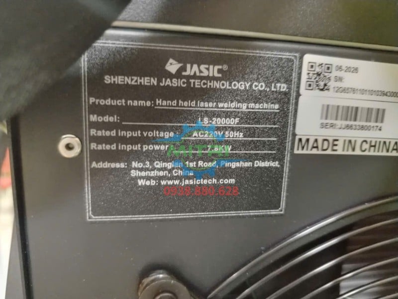 Máy hàn laser Jasic LS-20000F tem thông số mặt sau