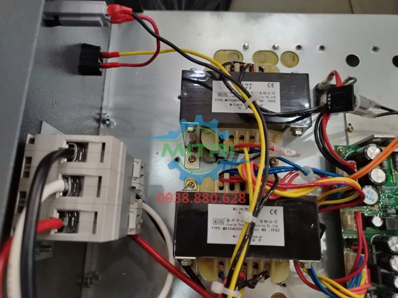Mạch nguồn và dây nối bên trong máy hàn HERO BEM-500