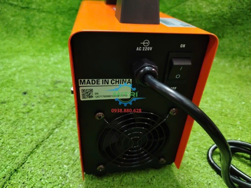 Mặt sau và dây nguồn máy hàn Jasic ZX7-200E