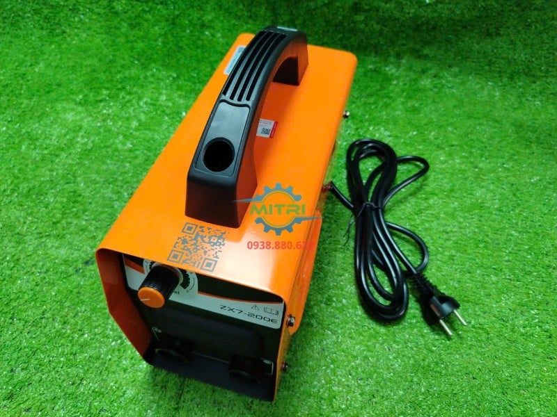 Máy hàn que Jasic ZX7-200E nhìn chéo từ phía trên