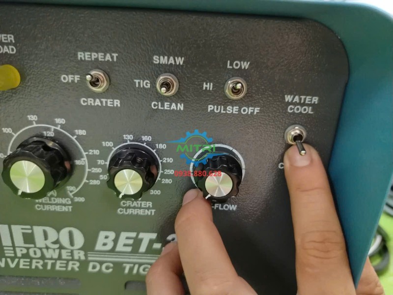 Núm điều chỉnh dòng kết thúc Hero BET-300