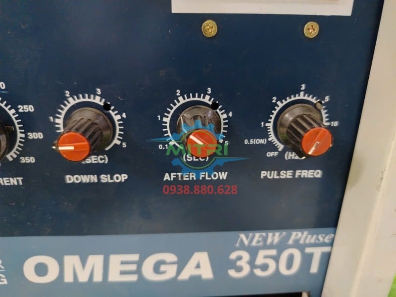 Máy hàn TIG OMEGA 350T – cụm nút điều chỉnh mặt trước thực tế