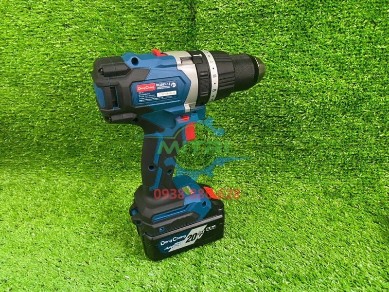 Toàn thân máy khoan 3 chức năng Dongcheng DCJZ03-13 nhìn nghiêng bên phải