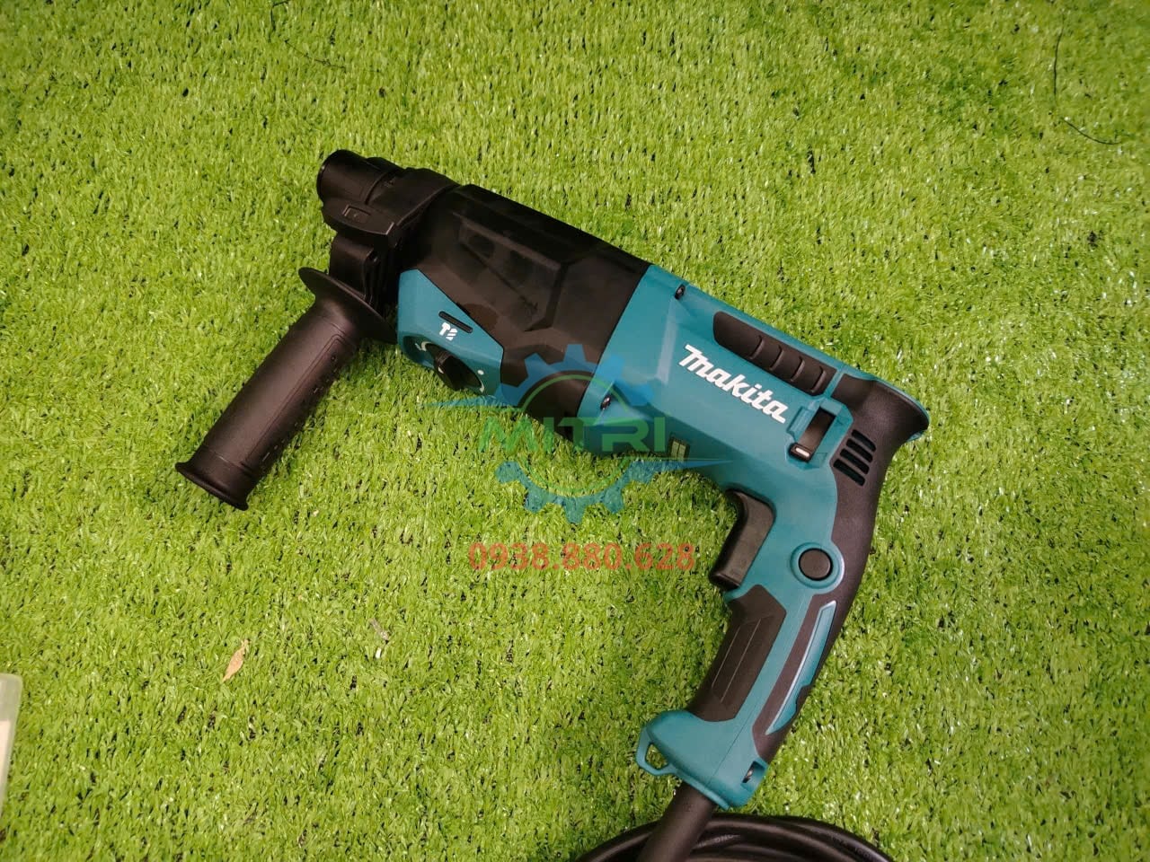 Kiểm tra model Makita HR2670 Máy khoan bê tông cầm tay Makita HR2670 cần kiểm tra đúng model khi mua