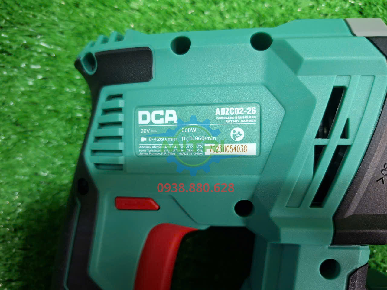 Máy khoan bê tông dùng pin DCA ADZC02-26EM khoan bê tông, sắt, gỗ