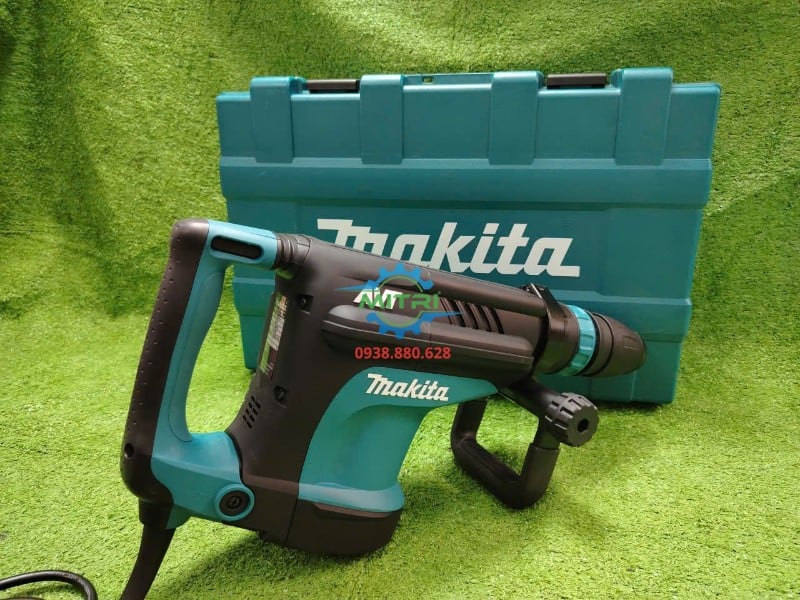 Makita HM1213C nhìn chéo bên phải