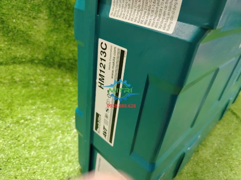 Tem nhãn trên hộp đựng Makita HM1213C