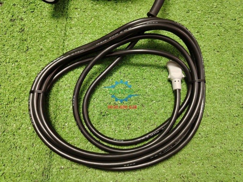 Dây nguồn và phích cắm của Makita HR3530 Dây nguồn và phích cắm của Makita HR3530