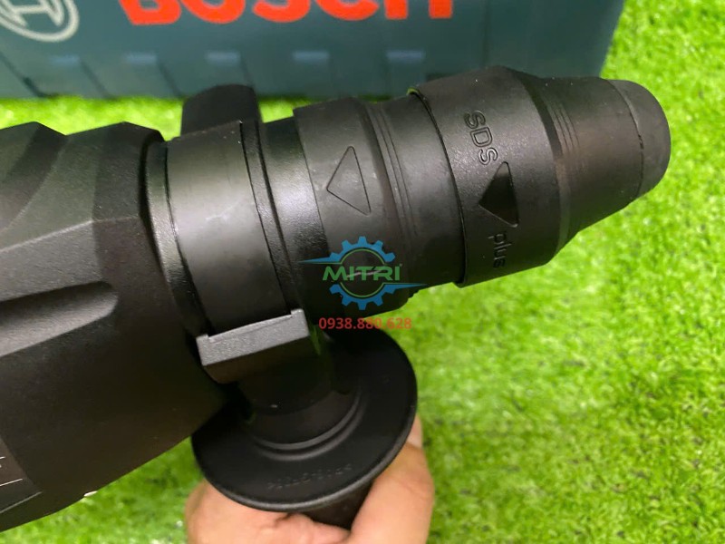 Máy khoan búa Bosch GBH 2-24 DFR 790W đầu kẹp SDS plus cận cảnh