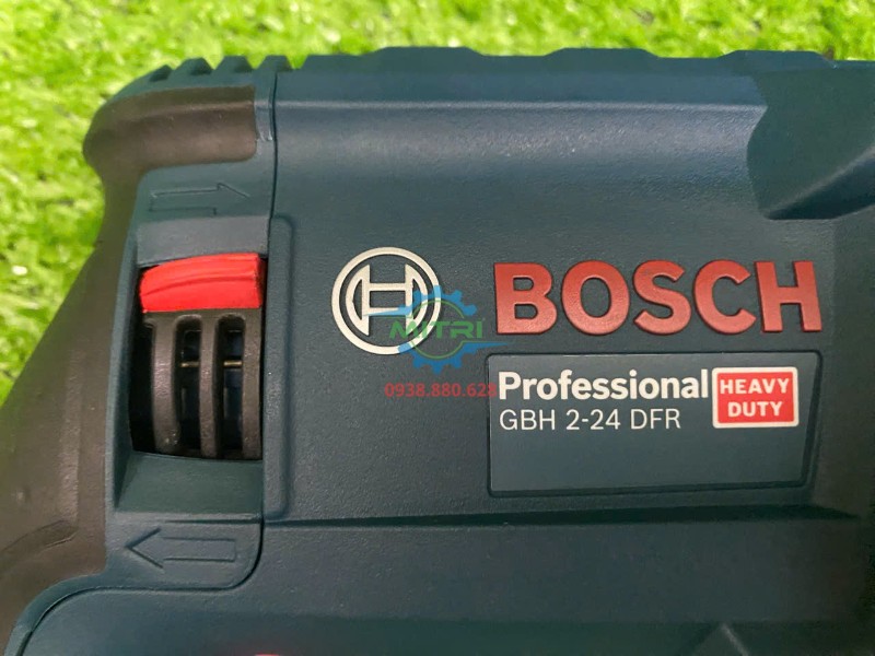 Máy khoan búa Bosch GBH 2-24 DFR 790W logo trên thân máy