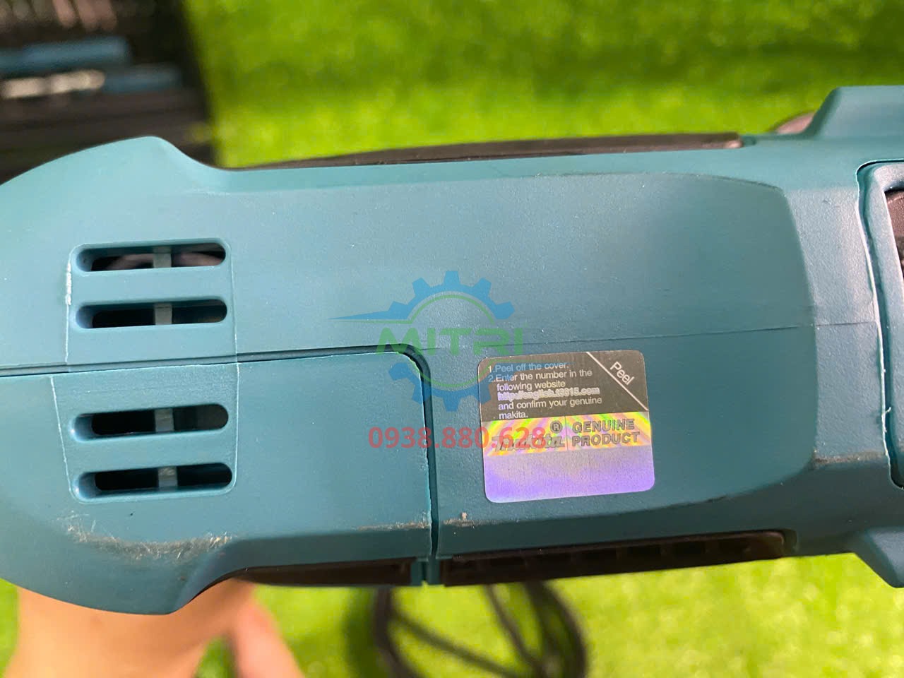 Máy khoan búa dùng điện Makita M8103KX2B với dây nguồn 2 m