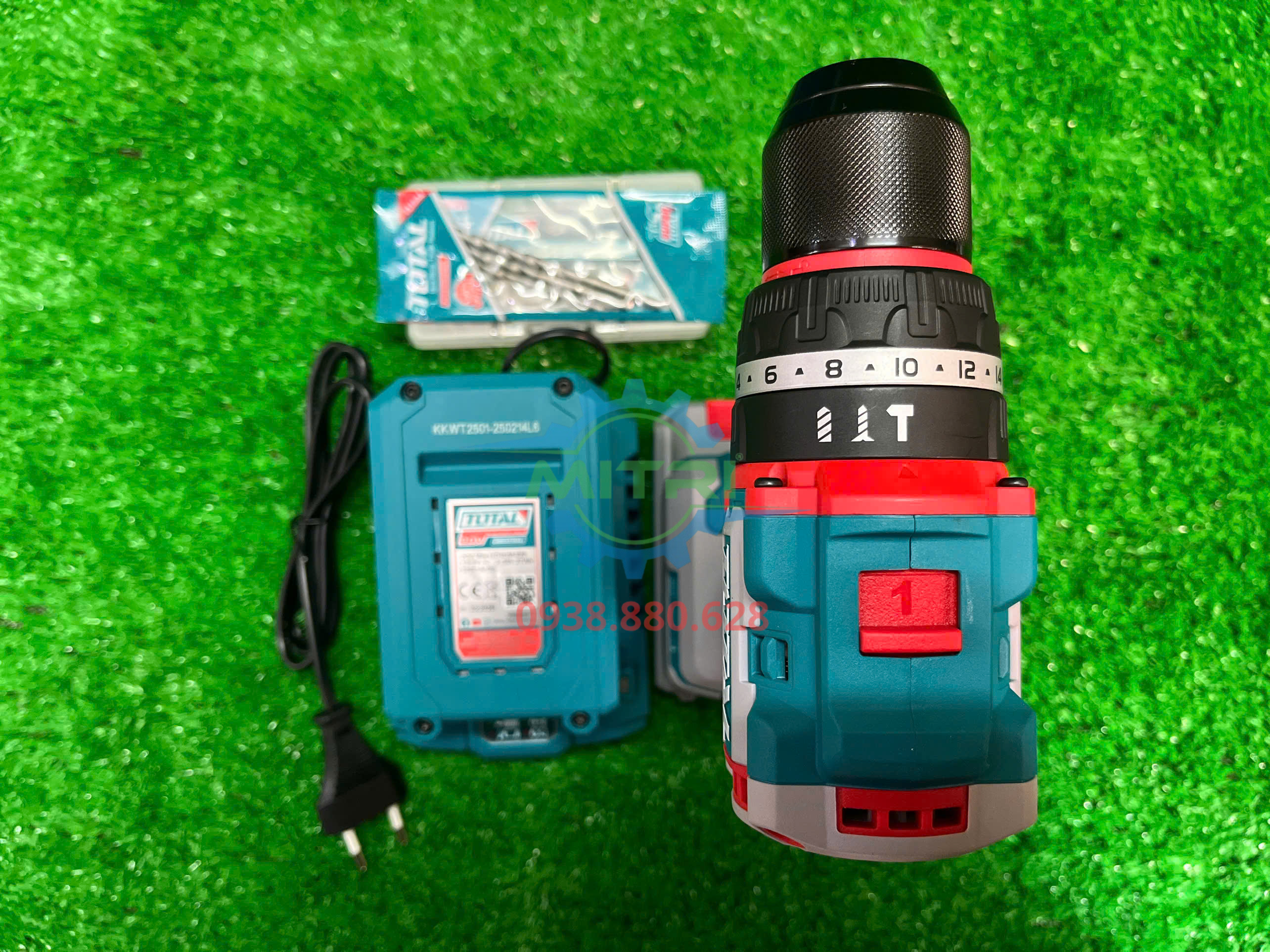 Máy khoan búa dùng pin Total TIDLI20668 20V không chổi than