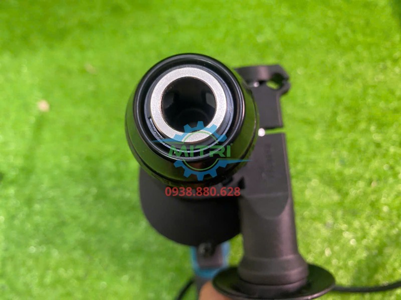 Đầu cặp máy khoan Makita M8104B nhìn thẳng