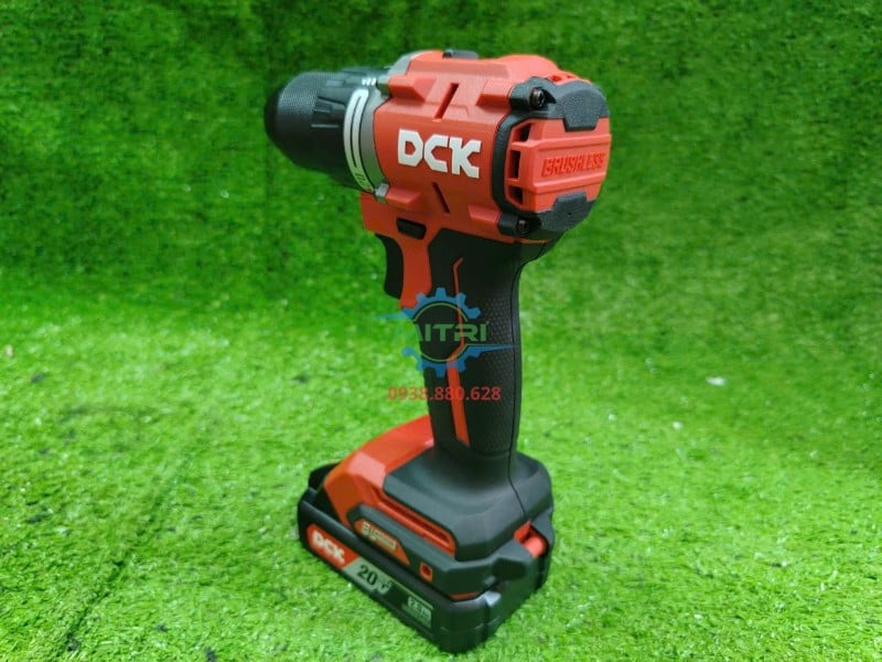 Máy DCK KDJZ2060i nhìn chéo từ phía sau