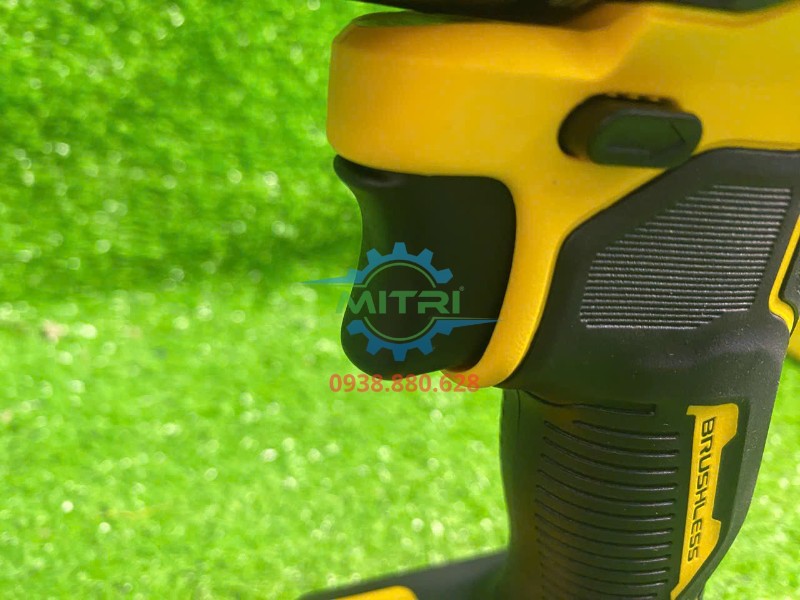 Cò bóp và tay cầm máy khoan DEWALT DCD709N