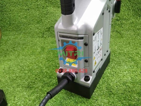 may-khoan-tu-bosch-gbm-50-2-goc-nghieng-800x600