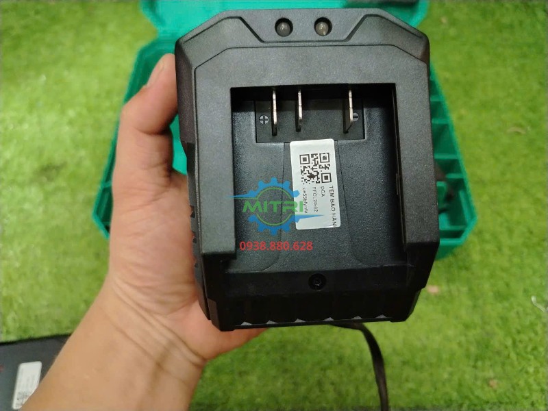 Máy khoan vặn vít 20V DCA ADJZ2060ADM kèm pin 2.0Ah