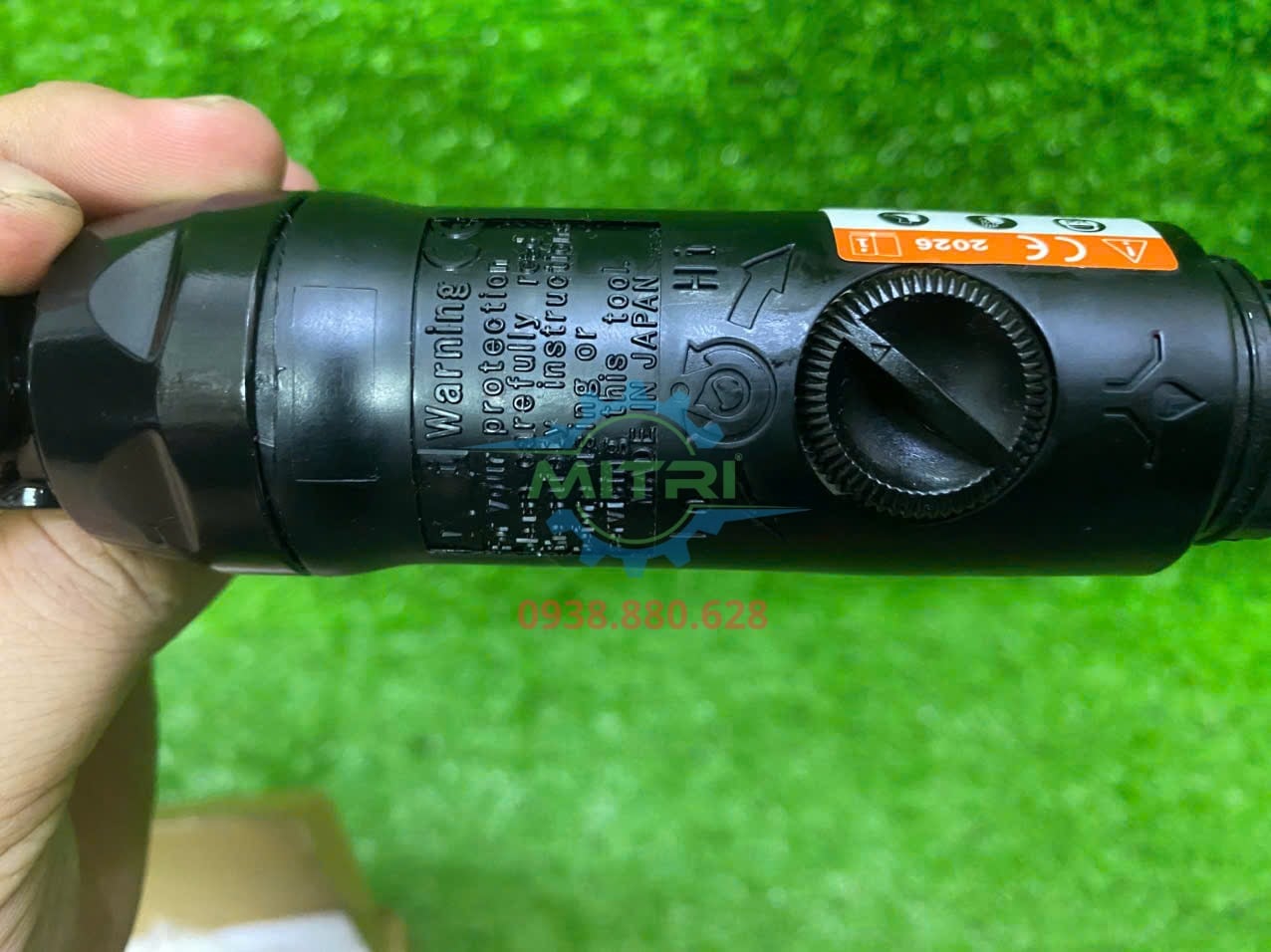 Máy mài chi tiết Kawasaki KPT-3210 được kiểm tra trước khi giao khách