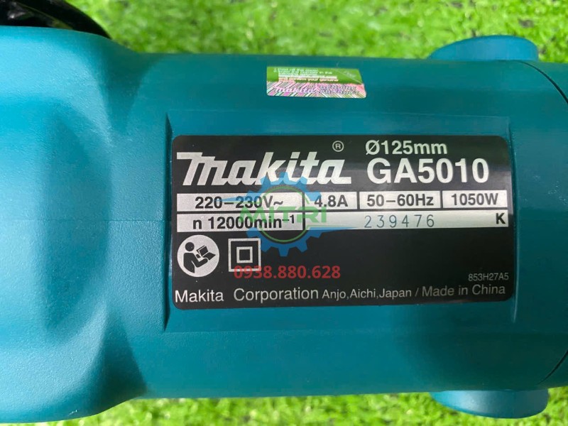 Tem thông số trên thân máy mài góc Makita GA5010