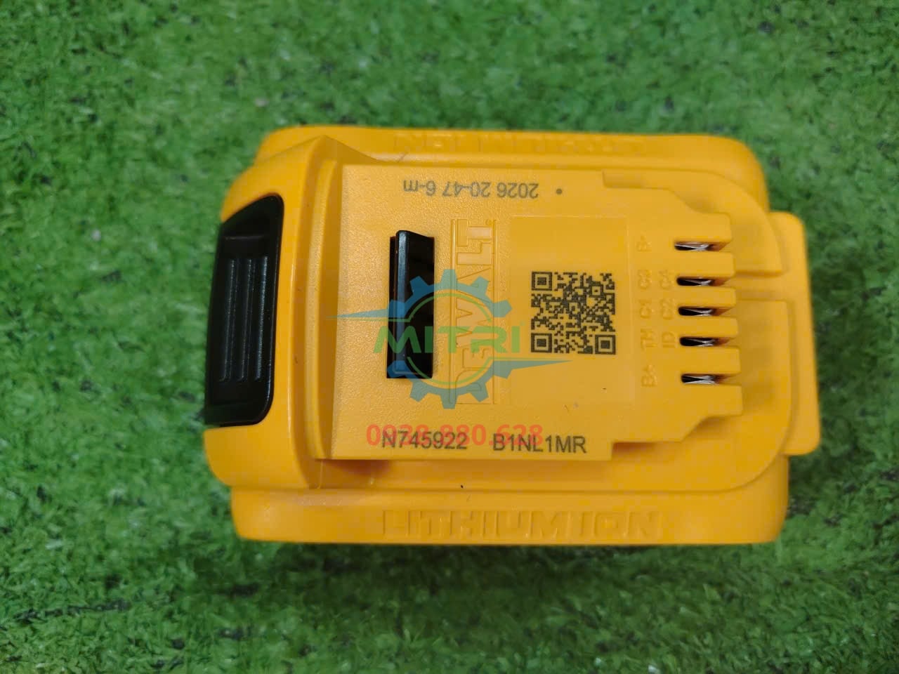 Máy mài góc chuyên nghiệp DeWALT DCG413B Máy mài góc DeWALT DCG413B dành cho người dùng kỹ thuật chuyên nghiệp