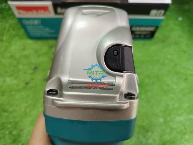 Hộp số và nút khóa trục Makita GA4040C