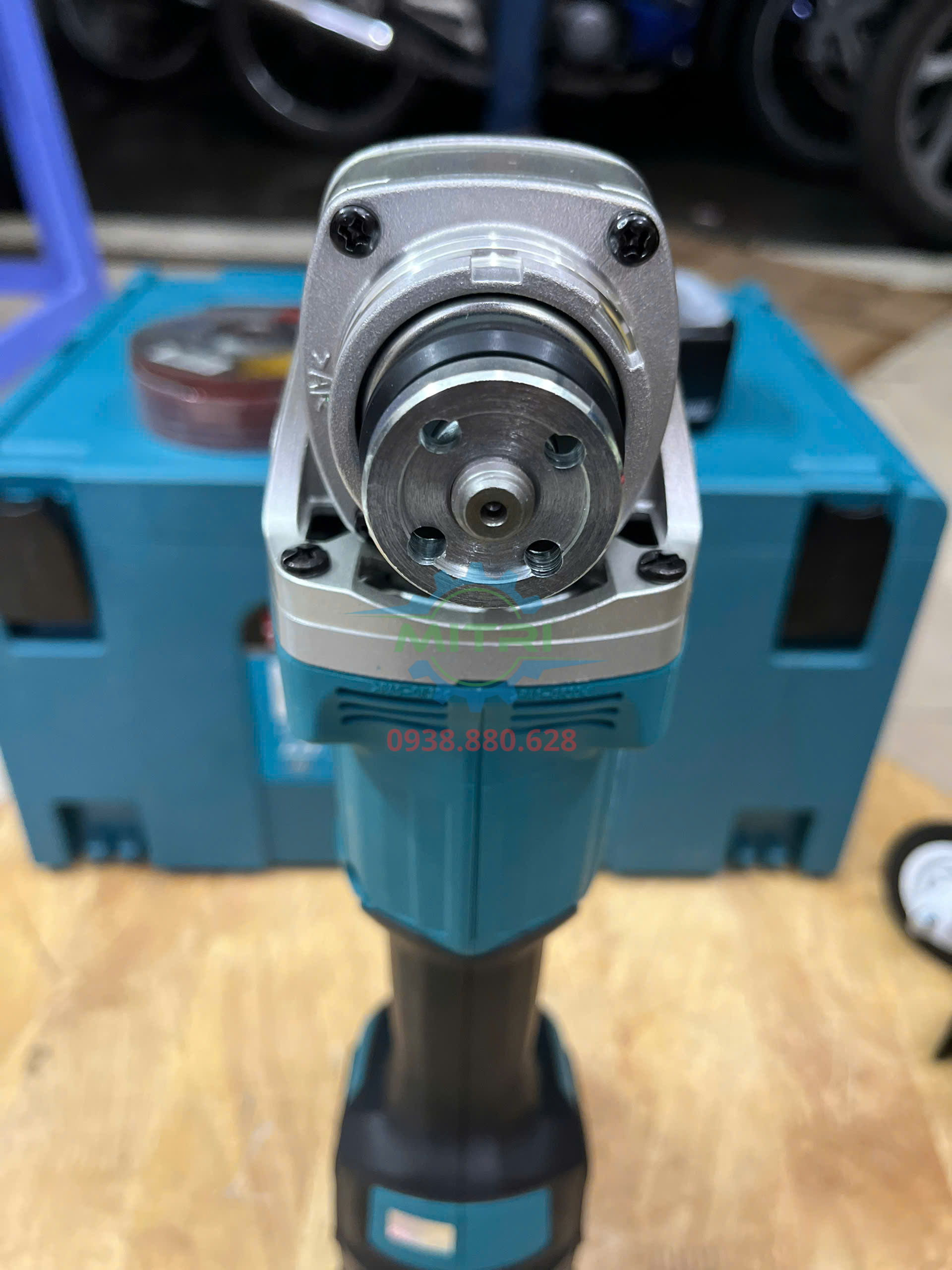 Máy mài góc dùng pin Makita DGA404RTJ2 động cơ không hơn