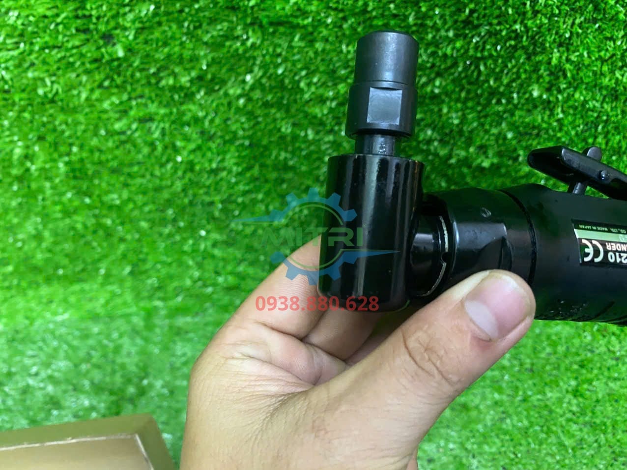 Máy mài khuôn Kawasaki KPT-3210 sử dụng đầu kẹp 6 mm và 6,35 mm