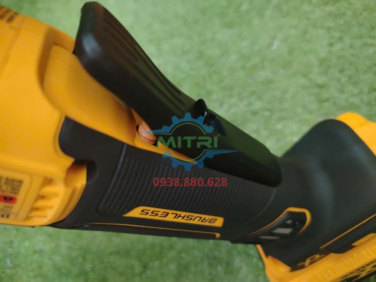 Máy mài pin Brushless DeWALT DCG413B Máy mài pin không chổi than DeWALT DCG413B 20V MAX XR