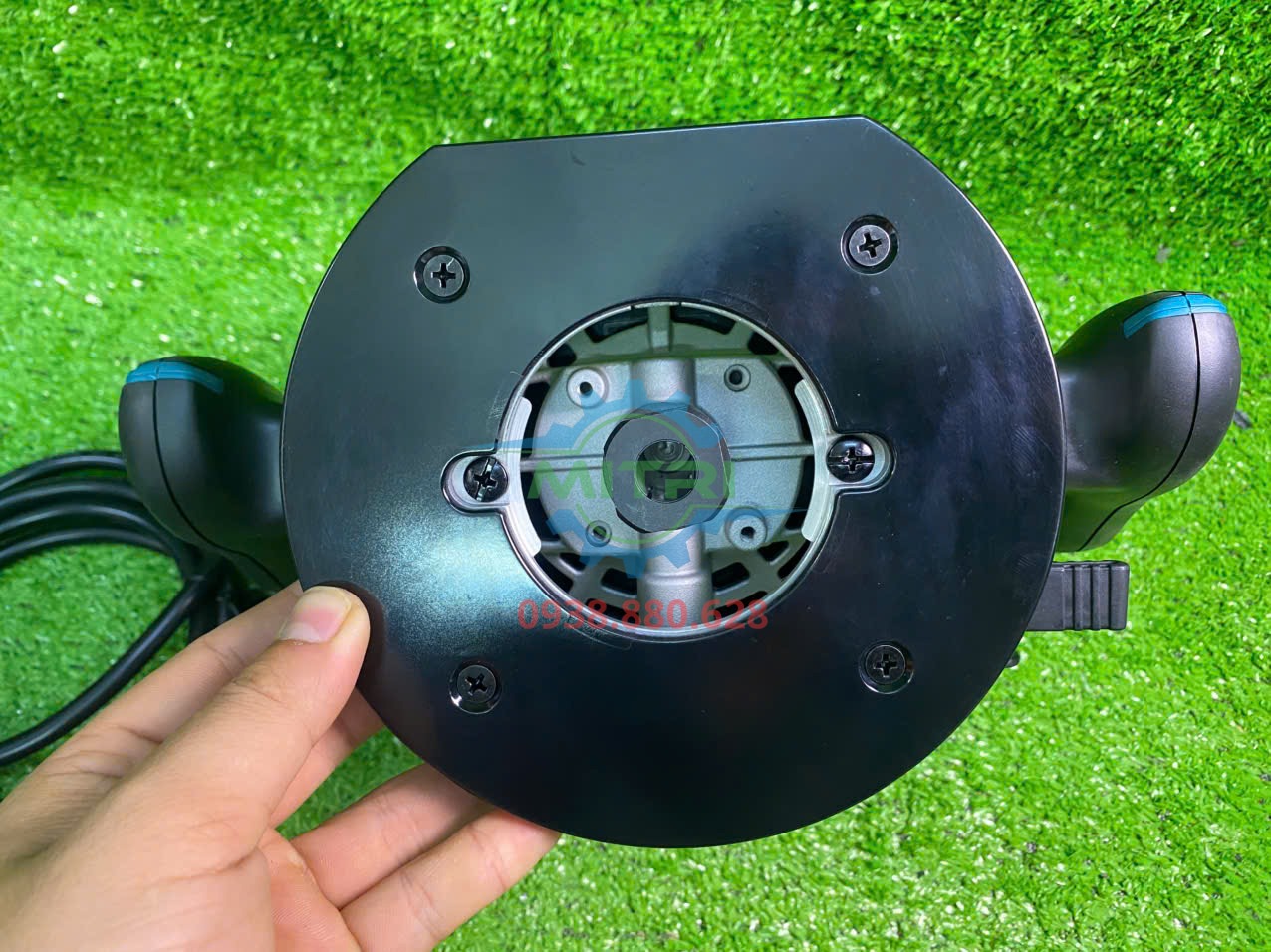 Máy phay gỗ Makita M3600B dùng cho xưởng sản xuất nội thất