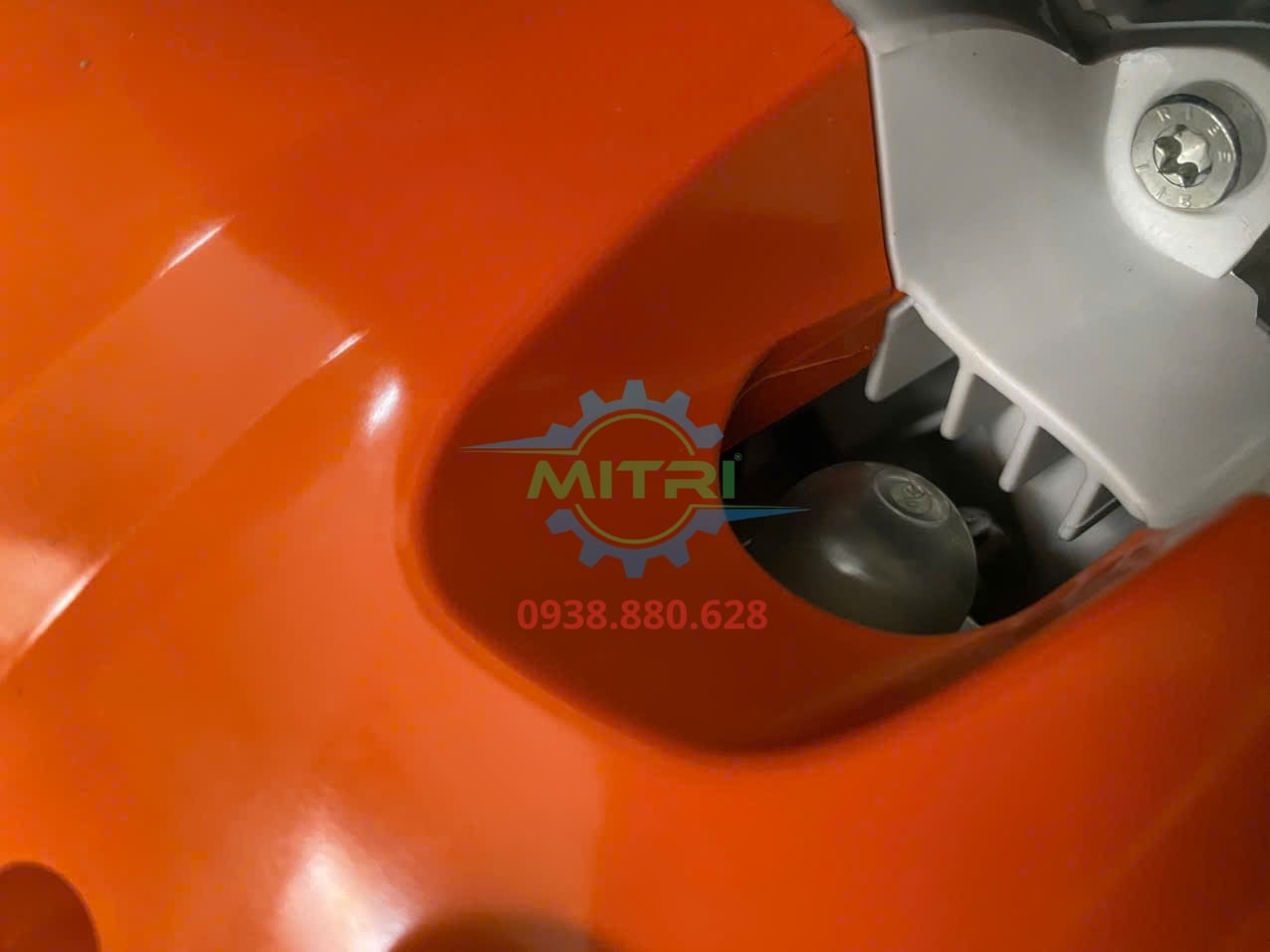 Máy phun sương STIHL SR200 cần sử dụng vật liệu phù hợp theo hướng dẫn nhà sản xuất