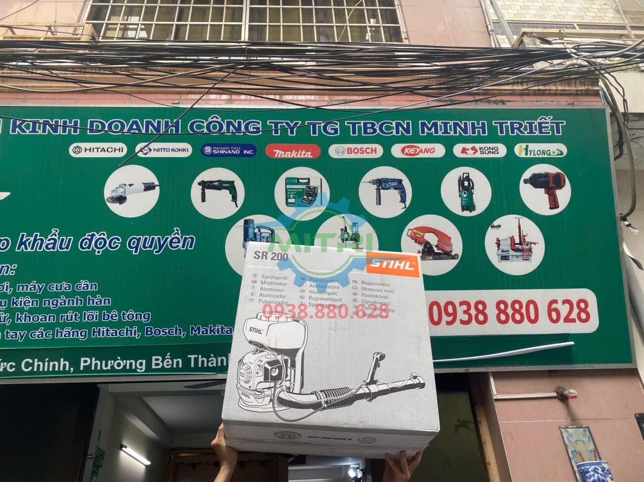 Máy phun thuốc STIHL SR200 đeo lưng dùng trong nông nghiệp