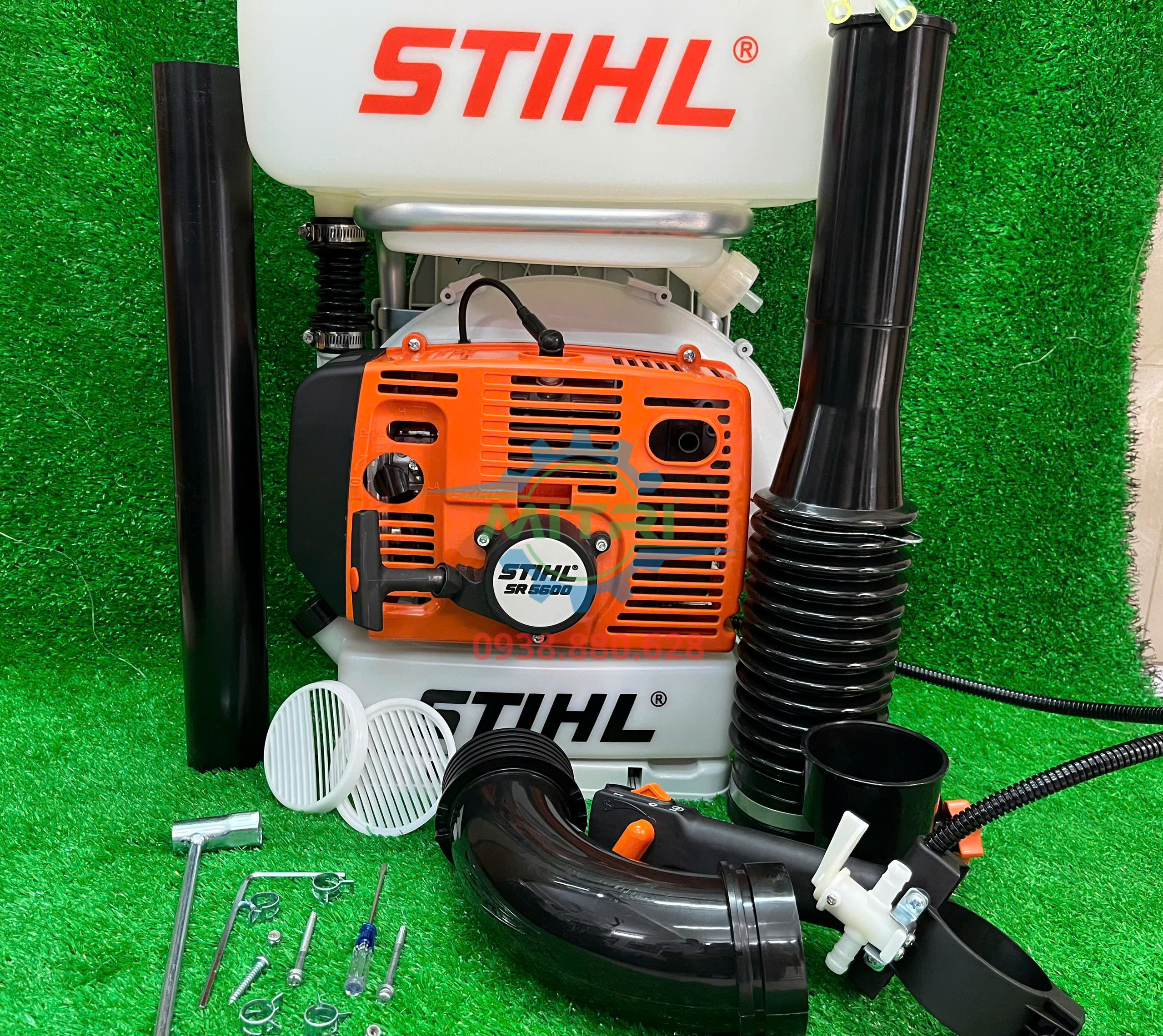Máy phun thuốc STIHL SR5600 phun thuốc bảo vệ thực vật trên vườn cây