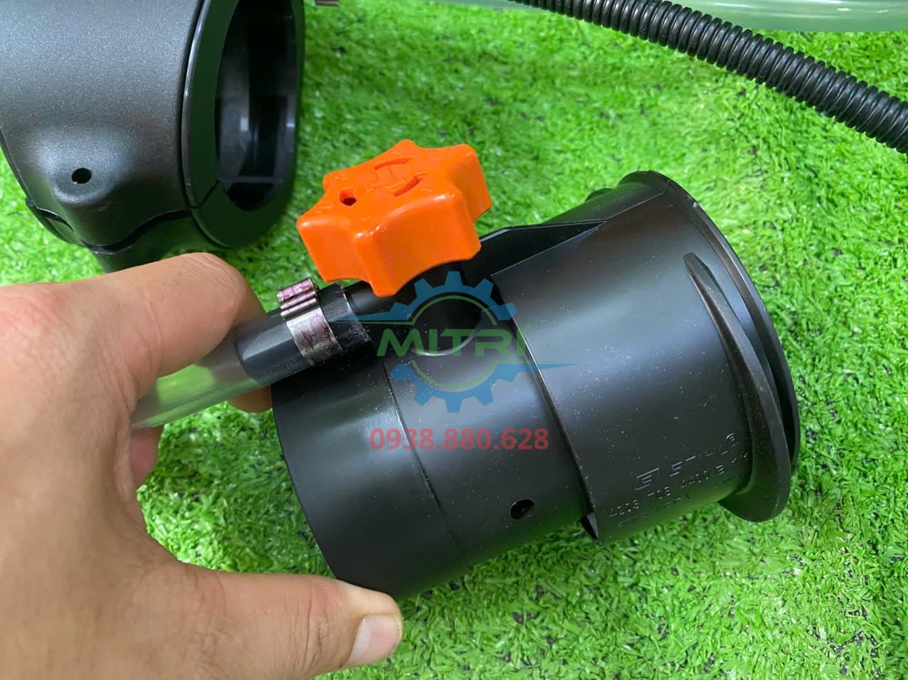 Máy phun thuốc đeo lưng chuyên dụng STIHL SR200 thiết kế gọn