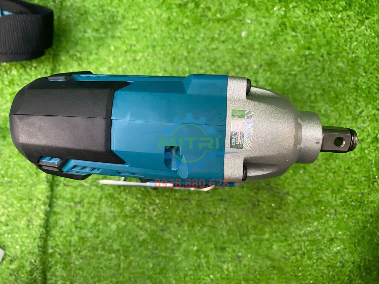 Máy siết bu lông cầm tay Makita TW202D001 thiết kế thân gọn