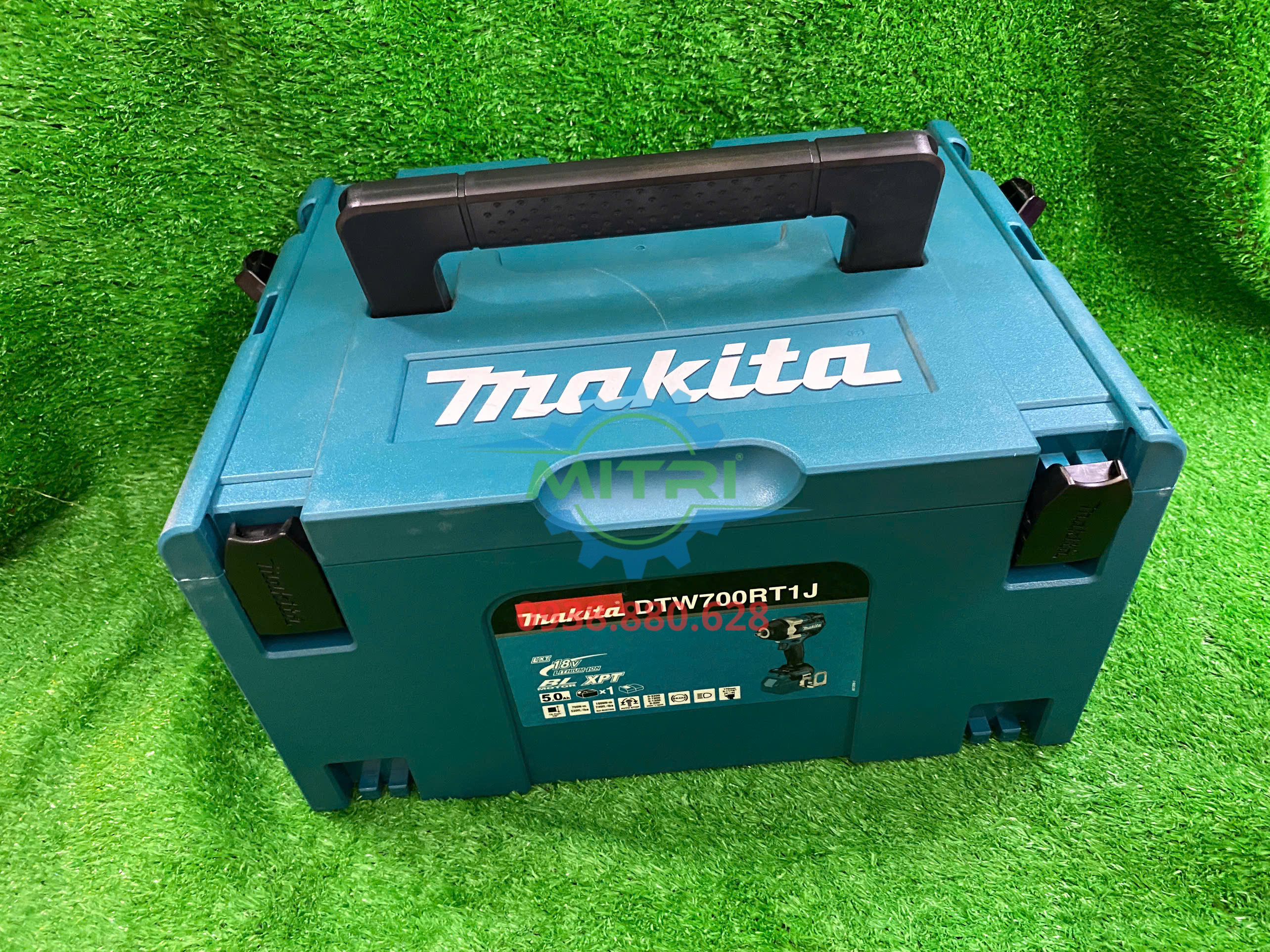 Máy siết bu lông dùng pin 18V Makita DTW700RT1J