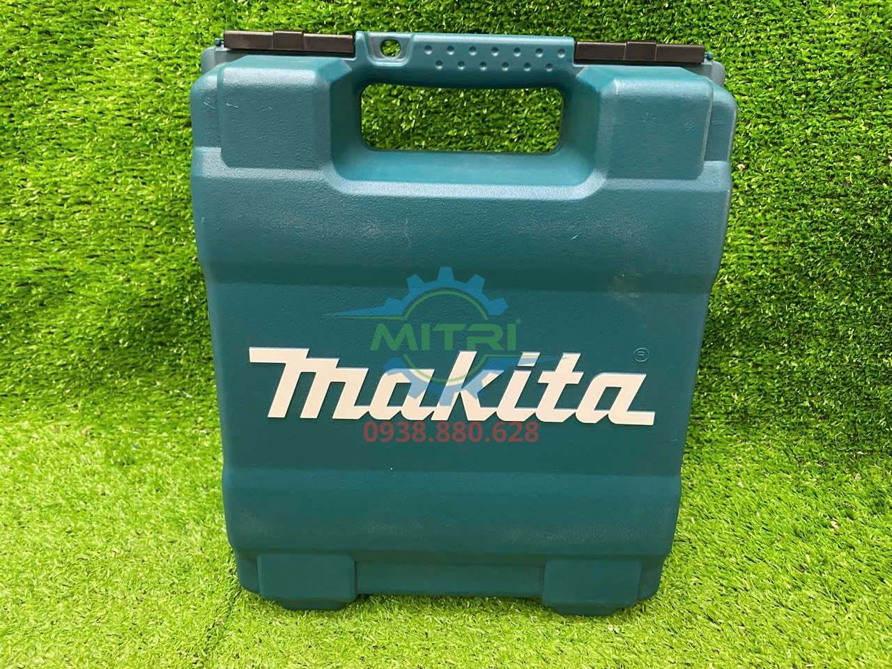 Bộ Máy siết bu lông pin Makita TW202D001 với hai pin BL1820G và sạc DC18WB