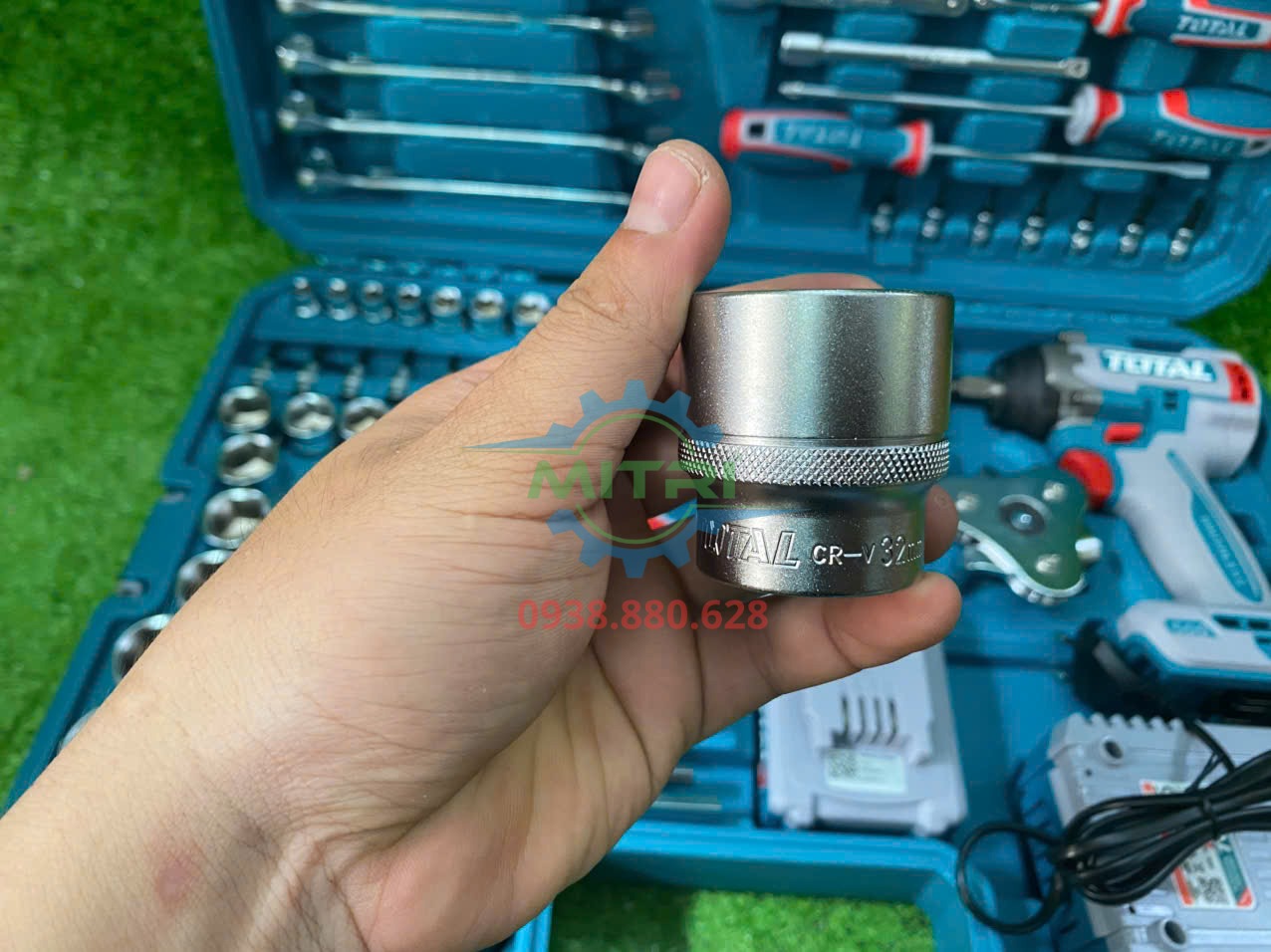 Máy siết bu lông Total TIWLI2050 cho công việc sửa chữa ô tô phù hợp
