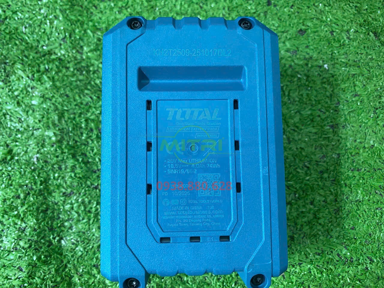 Máy siết bu lông Total TIWLI2050 kèm pin và sạc