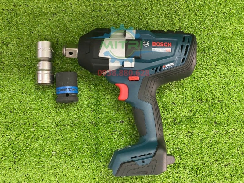 Máy siết bulong Bosch GDS 18V-1050H lực siết 1050Nm dùng khẩu tuýp lớn