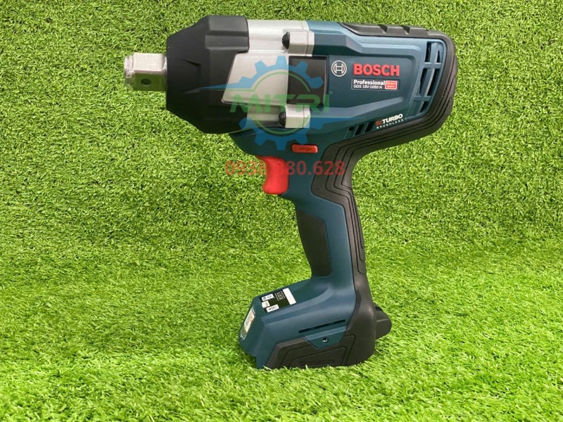 Máy siết bulong dùng pin Bosch GDS 18V-1050H chính hãng lực siết 1050Nm đầu 3/4 inch
