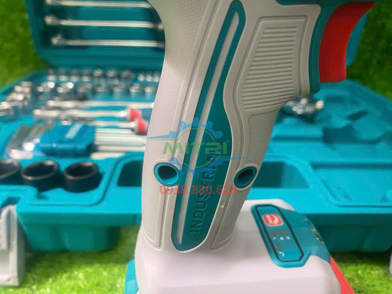Máy siết ốc dùng pin Total TIWLI2050 thiết kế không dây