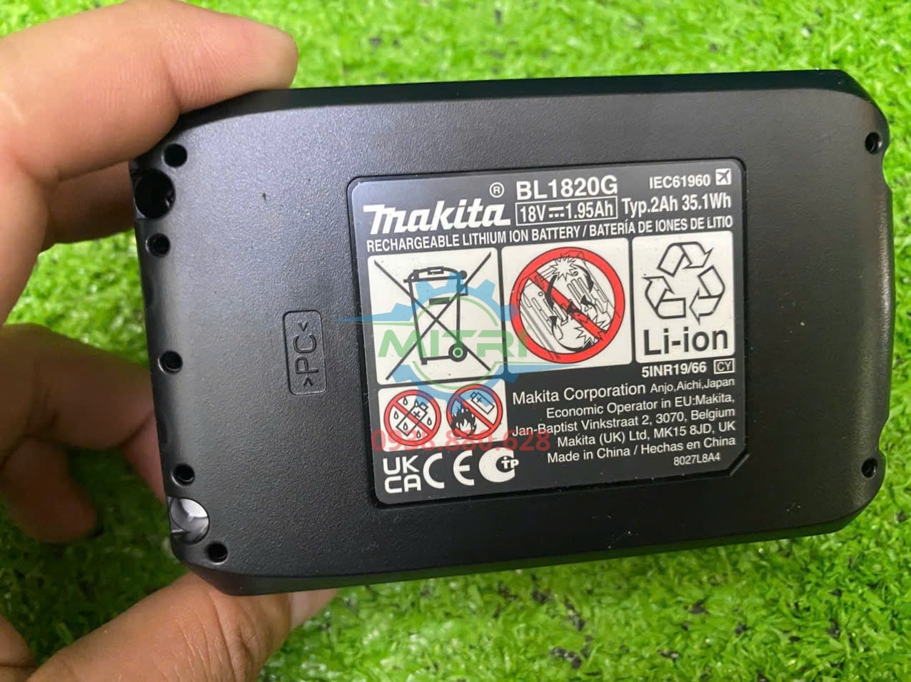 Máy siết ốc không dây Makita TW202D001 thiết kế cầm tay G-Series 18V