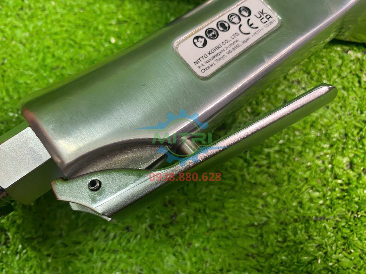 Máy tẩy rỉ Nitto JEX-24 sử dụng cụm kim đa điểm