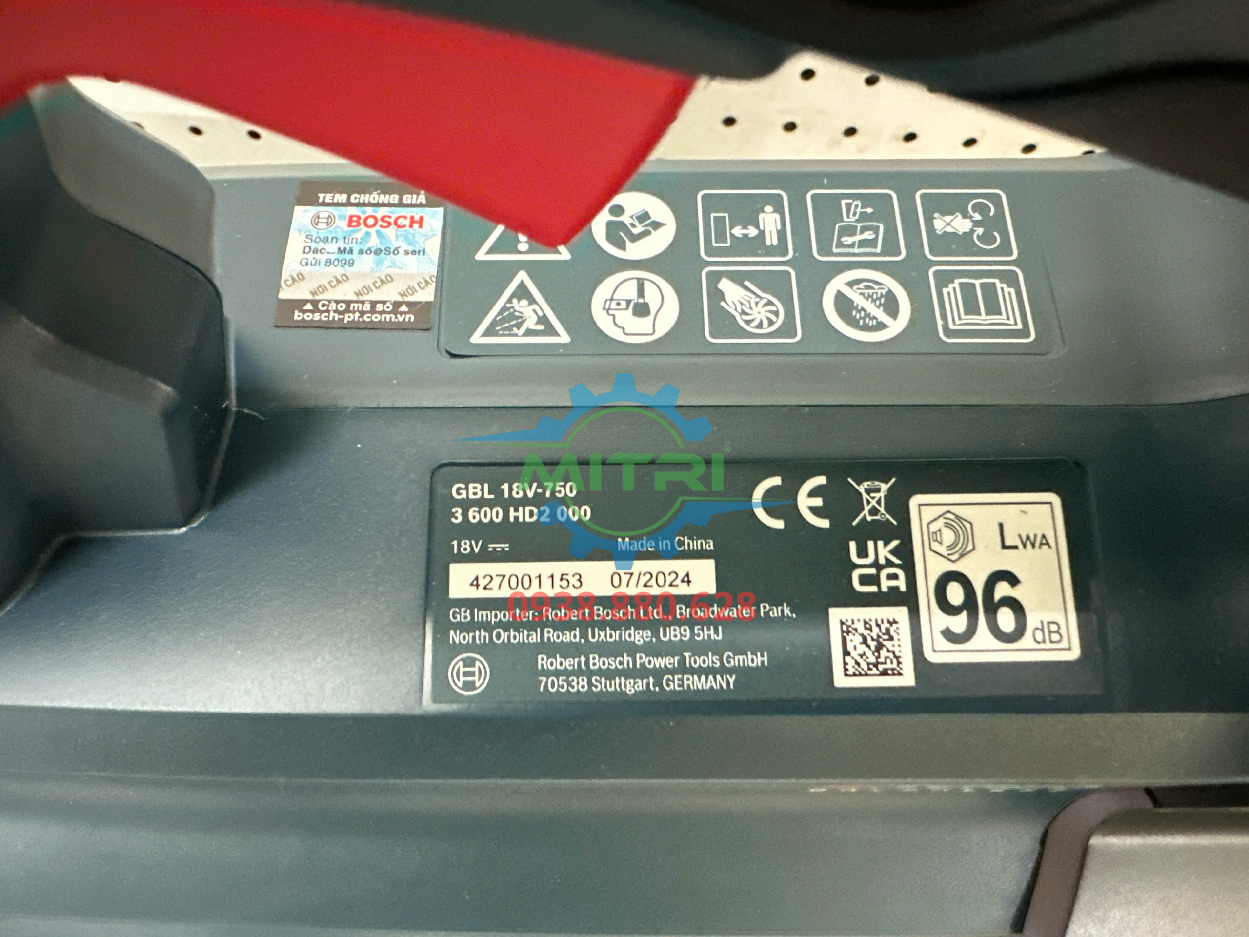 Máy thổi bụi Bosch GBL 18V-750 sử dụng động cơ không chổi than