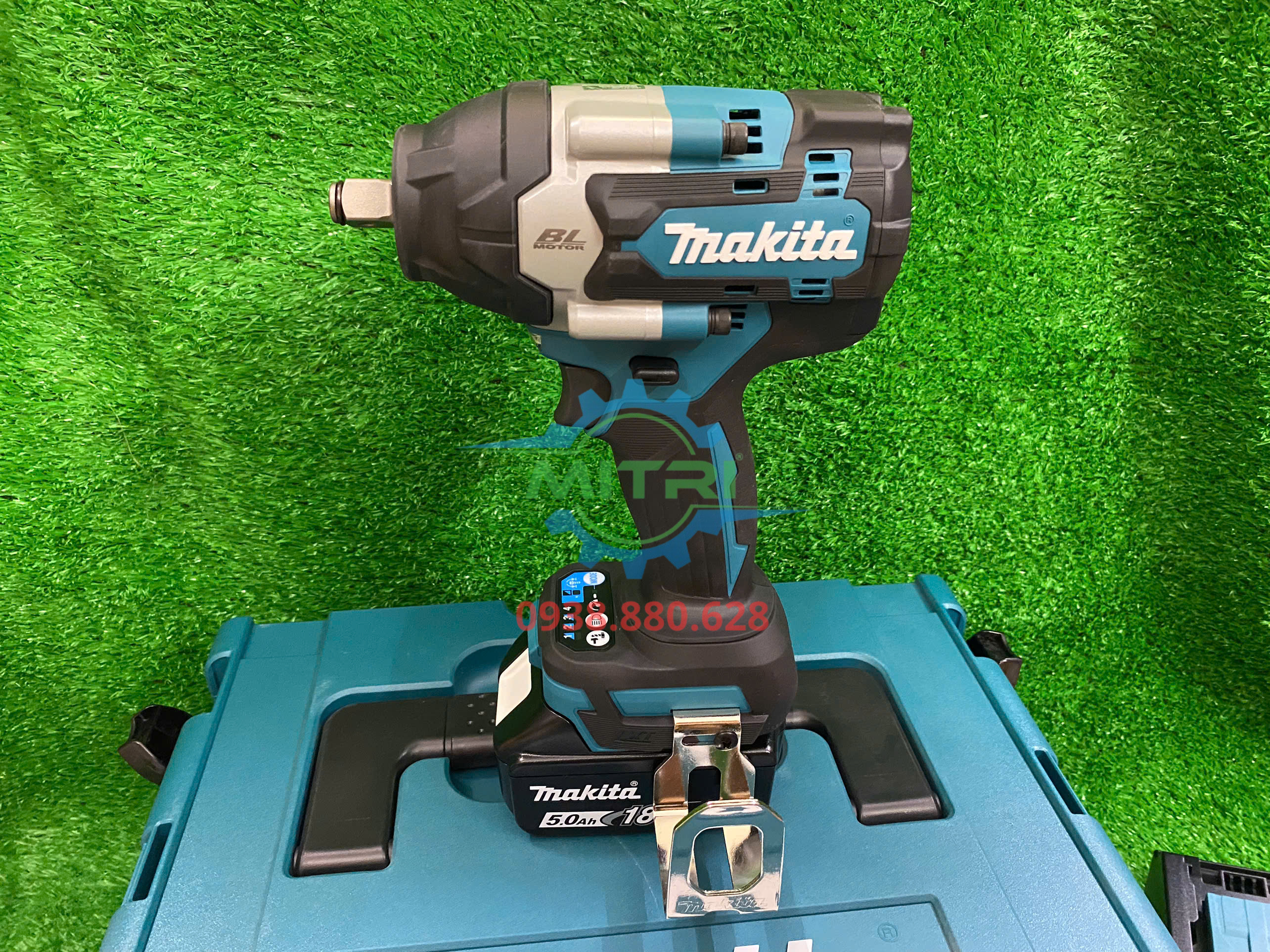 Máy vặn mở bu lông pin Makita DTW700RT1J 700Nm