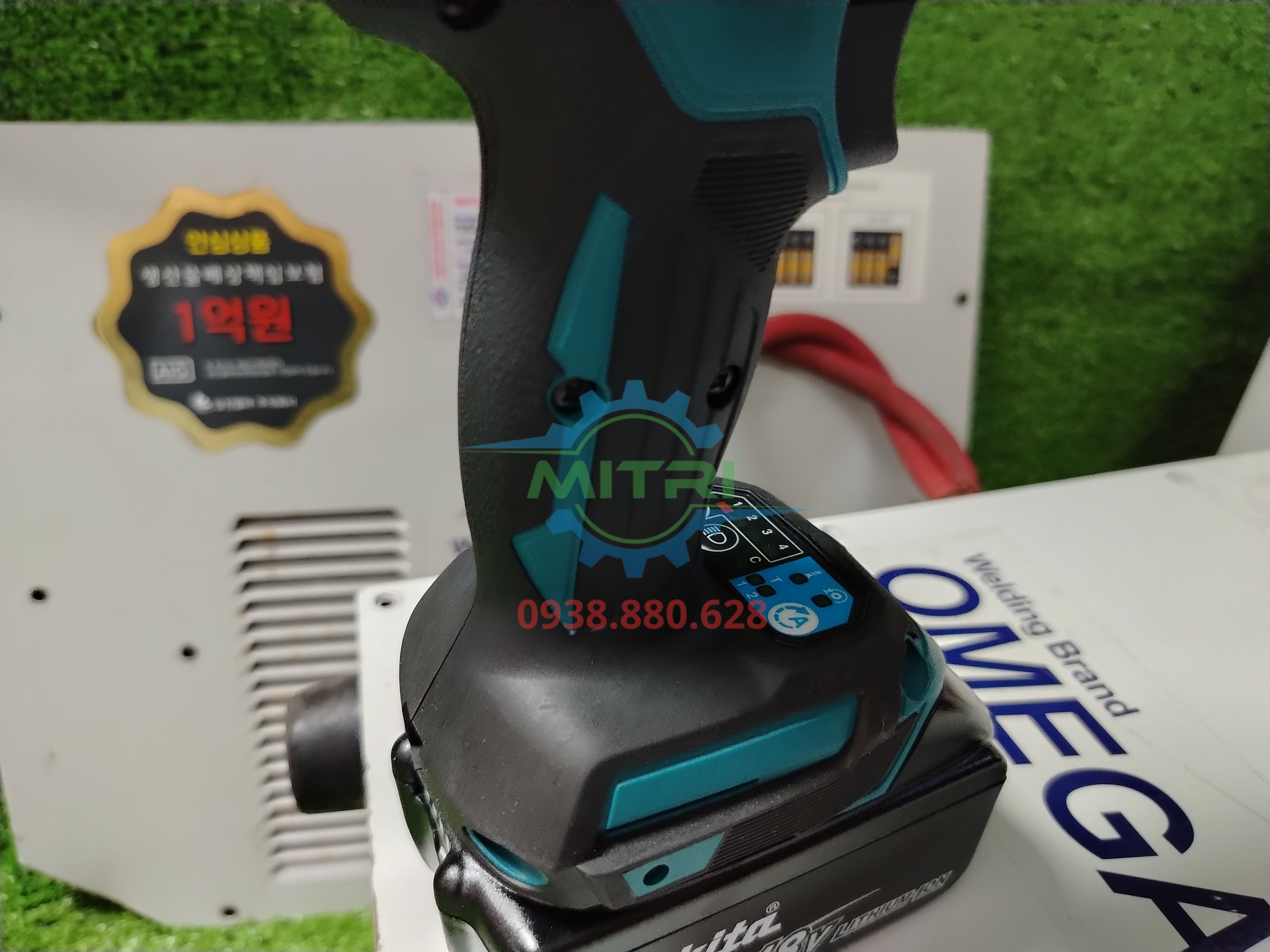 Máy vặn vít dùng pin Makita DTD171RTJ Máy vặn vít dùng pin Makita DTD171RTJ nền tảng 18V LXT động cơ BL