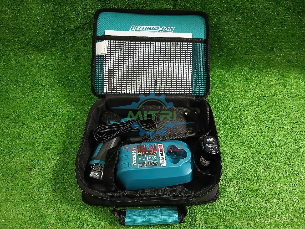 Máy vặn vít không dây Makita TD022DSE dùng pin 7.2V