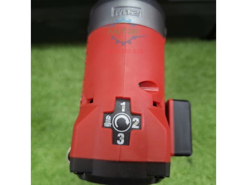 Nút điều khiển máy vặn vít Milwaukee M12 FID2
