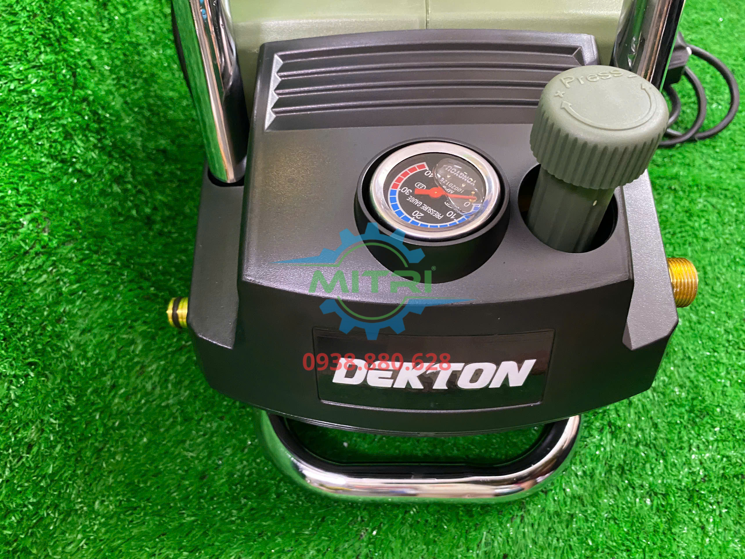 Máy xịt rửa xe chỉnh áp Dekton DK-CWR3001XPRO