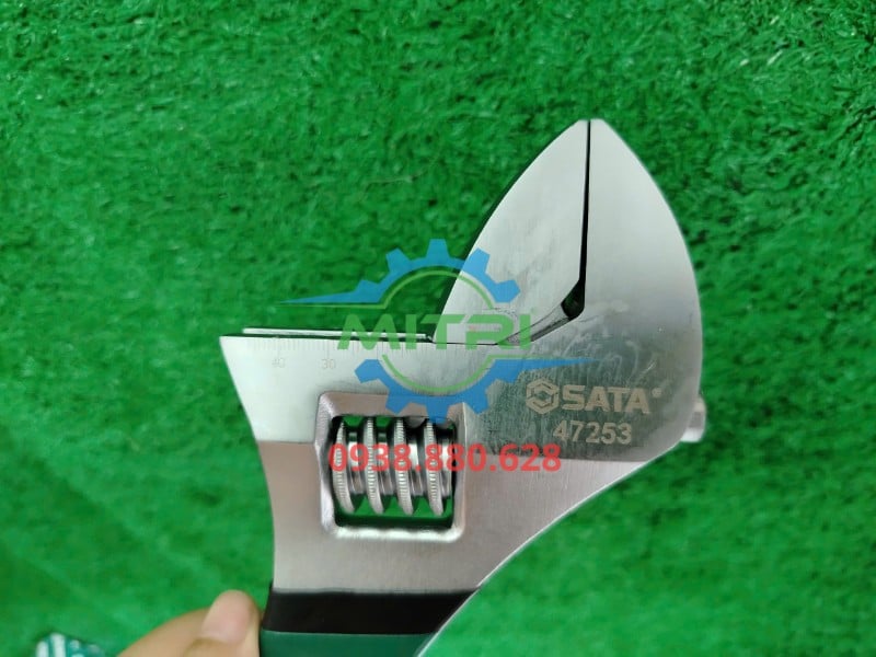 Mỏ lết bọc nhựa 15 inch Sata 47253 chính hãng